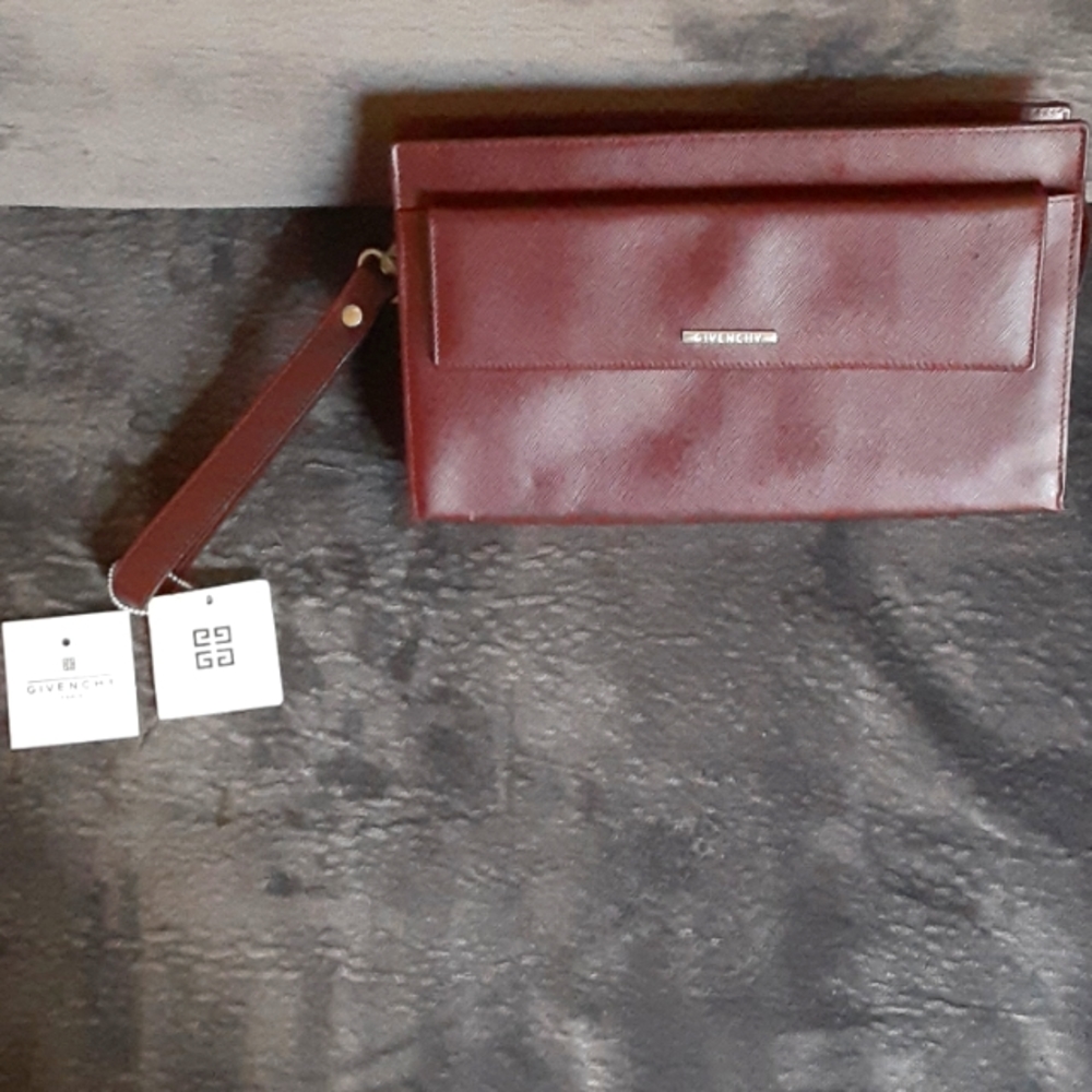 💝Givenchy maroon saffiano leather gentleman pochet💝